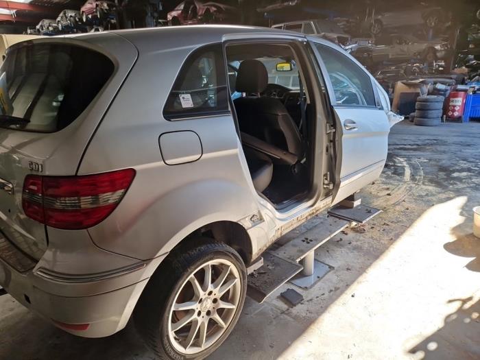 Mercedes B 2.0 B-200 CDI 16V Sloopvoertuig (2009, Zilver)