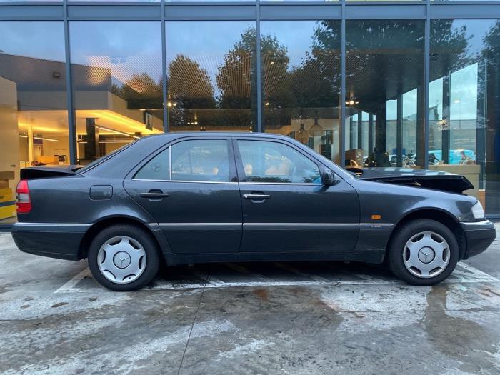 Mercedes C-Klasse V488