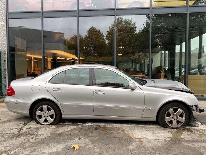 Mercedes E 2.2 E-220 CDI 16V Sloopvoertuig (2002, Zilver)