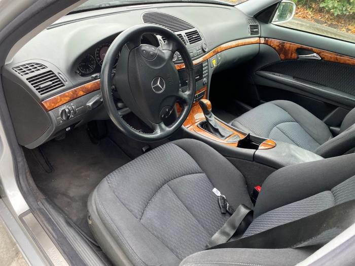 Mercedes E 2.2 E-220 CDI 16V Sloopvoertuig (2002, Zilver)