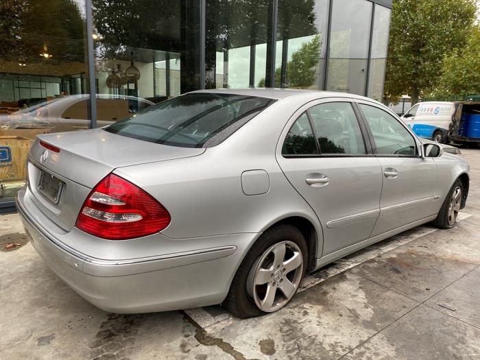 Mercedes E 2.2 E-220 CDI 16V Sloopvoertuig (2002, Zilver)