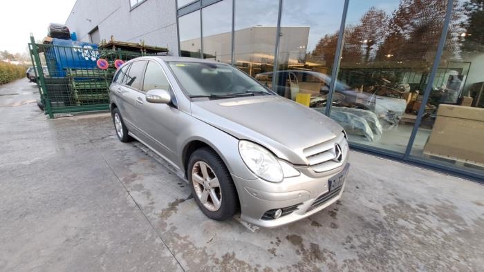 Mercedes R-Klasse V493