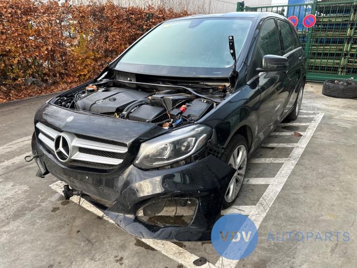 Mercedes B 2.1 B-200 CDI BlueEFFICIENCY, B-200d 16V Sloopvoertuig (2015, Zwart)