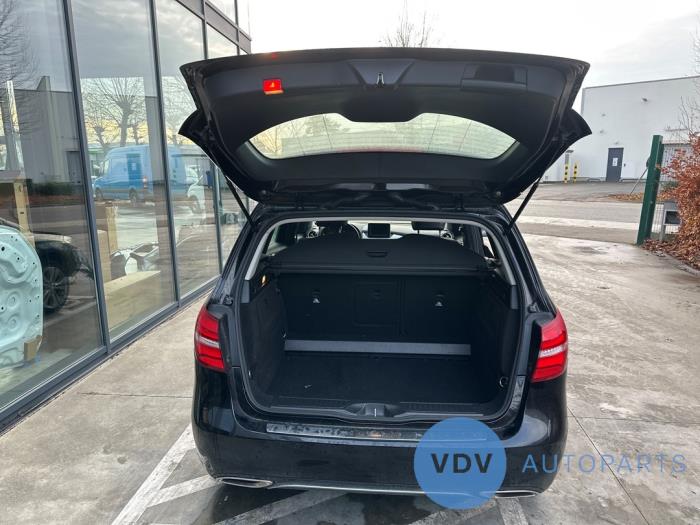 Mercedes B 2.1 B-200 CDI BlueEFFICIENCY, B-200d 16V Sloopvoertuig (2015, Zwart)