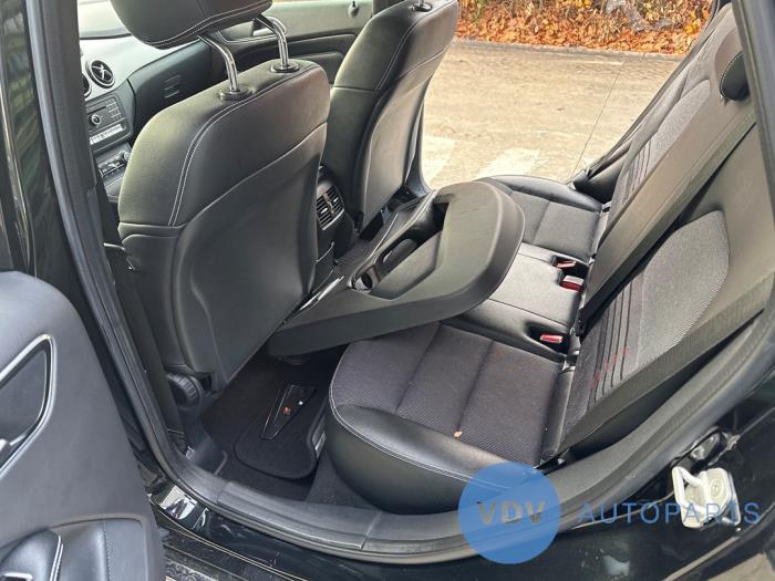 Mercedes B 2.1 B-200 CDI BlueEFFICIENCY, B-200d 16V Sloopvoertuig (2015, Zwart)