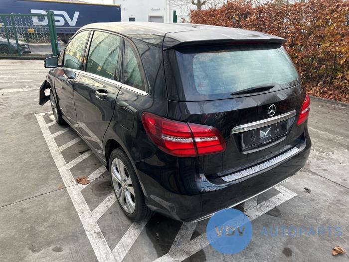 Mercedes B 2.1 B-200 CDI BlueEFFICIENCY, B-200d 16V Sloopvoertuig (2015, Zwart)