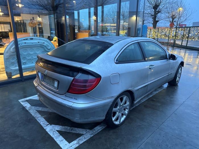 Mercedes C Sportcoupé 2.0 C-180 16V Sloopvoertuig (2001, Zilver)