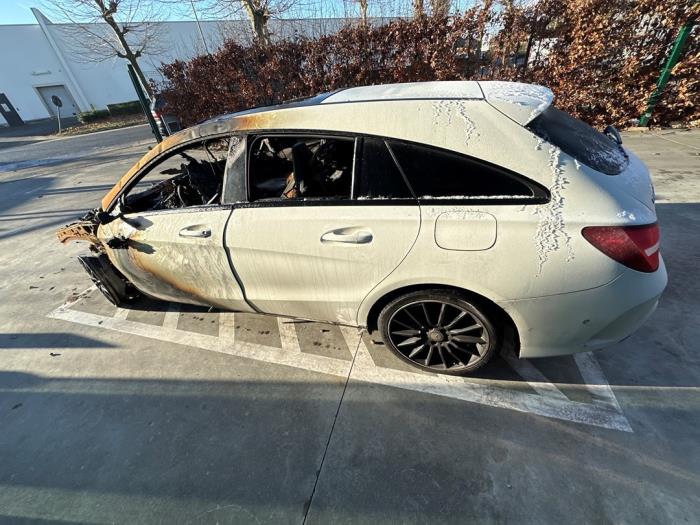 Mercedes CLA Shooting Brake 2.2 CLA-200 CDI, 200 d 16V 4-Matic Sloopvoertuig (2016, Wit)