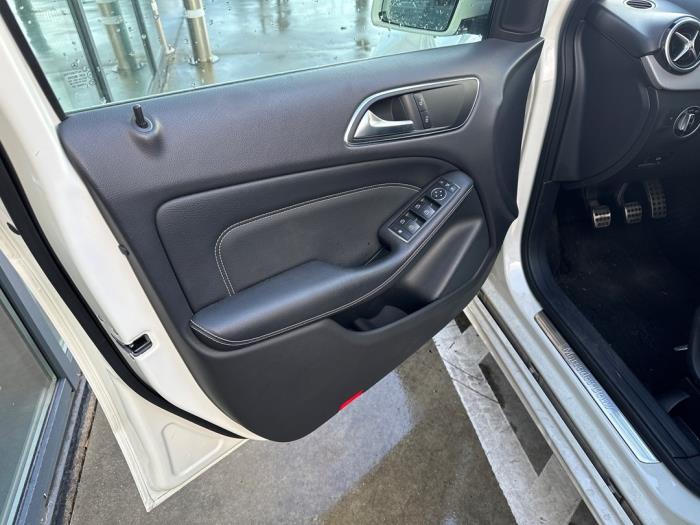 Mercedes B-Klasse V568