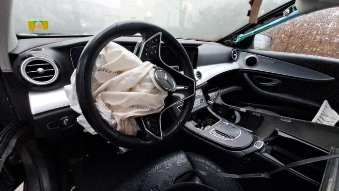 Mercedes E-Klasse V584