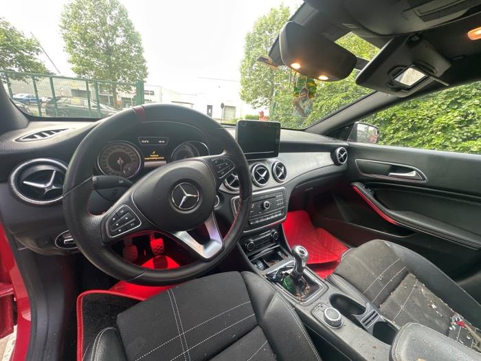 Mercedes CLA 2.2 CLA-200 CDI, 200 d 16V Sloopvoertuig (2016, Rood)