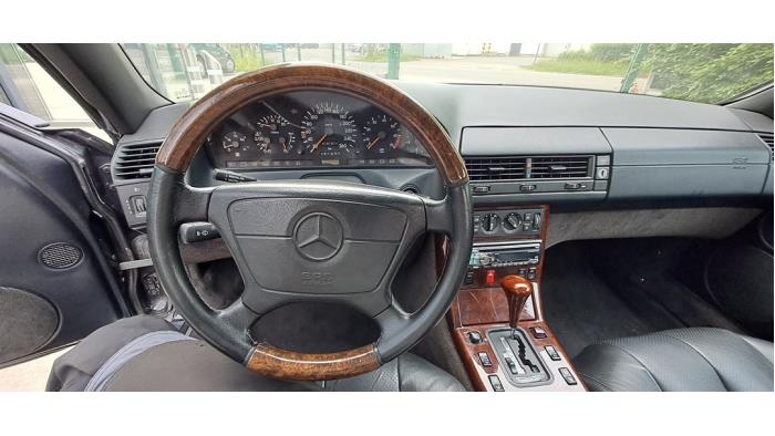 Mercedes SL V683