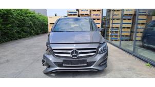 Mercedes B 1.5 B-180 CDI,d 16V Sloopvoertuig (2015, Aubergine, Zilvergrijs, Grijs)