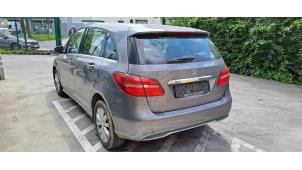 Mercedes B 1.5 B-180 CDI,d 16V Sloopvoertuig (2015, Aubergine, Zilvergrijs, Grijs)