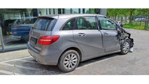 Mercedes B 1.5 B-180 CDI,d 16V Sloopvoertuig (2015, Aubergine, Zilvergrijs, Grijs)