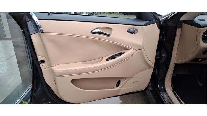 Mercedes CLS-Klasse V696