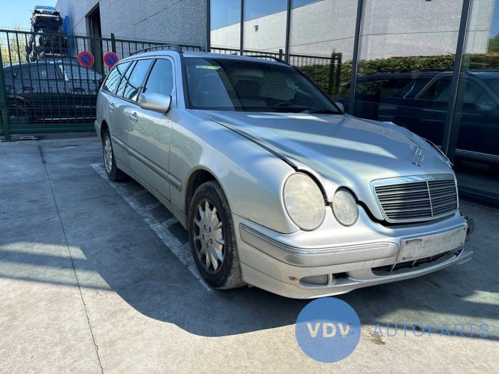 Mercedes E Combi (S210) 2.2 E-220 CDI 16V