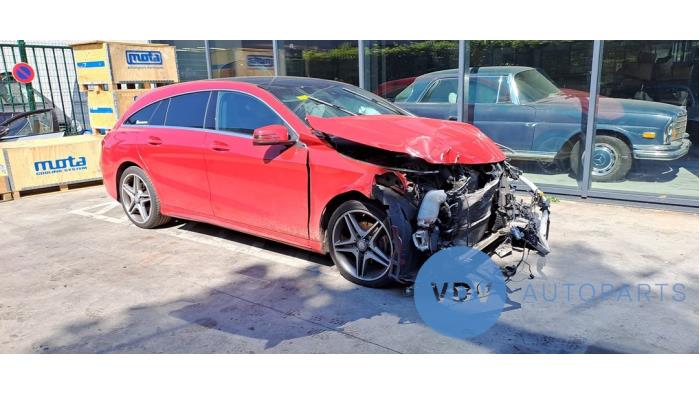 Mercedes CLA Shooting Brake (117.9) 1.6 CLA-180 16V