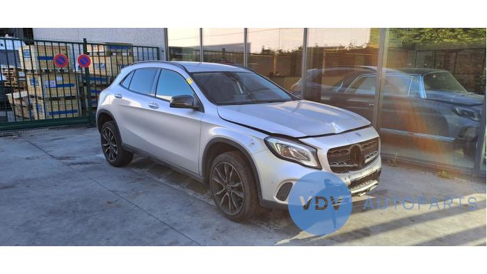 Mercedes GLA (156.9) 1.6 180 16V