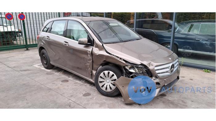 Mercedes B (W246) 1.8 B-180 CDI BlueEFFICIENCY 16V