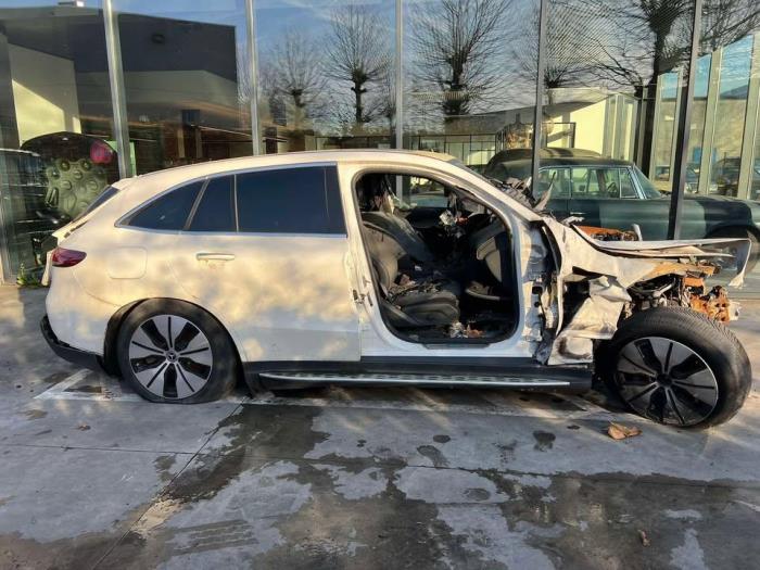 Mercedes EQC V760