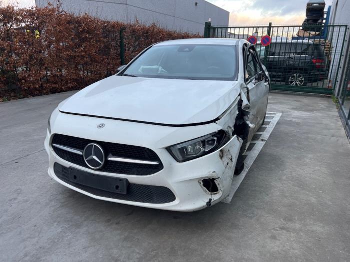 Mercedes A-Klasse V824