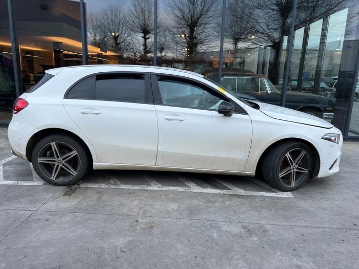 Mercedes A-Klasse V824