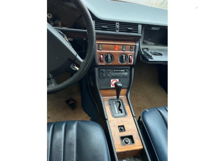 Mercedes E-Klasse V825