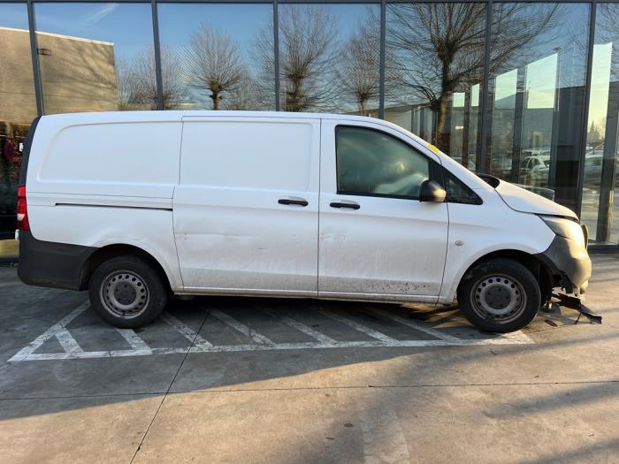 Mercedes Vito V827