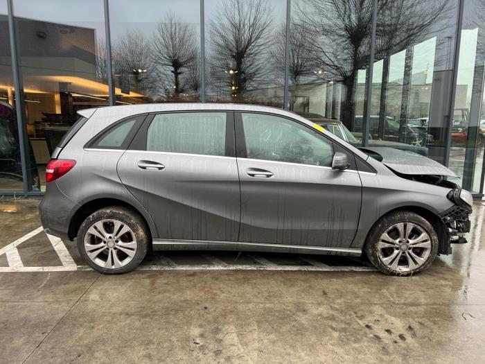 Mercedes B-Klasse V829