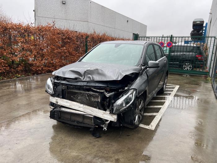 Mercedes B-Klasse V829