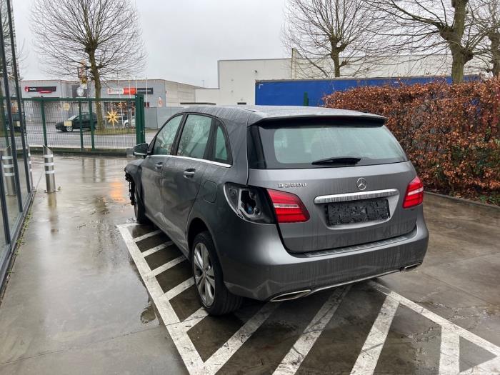 Mercedes B-Klasse V829