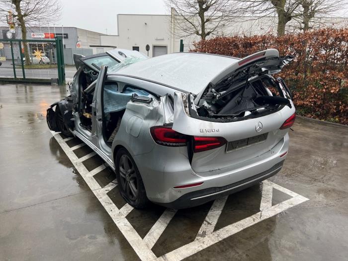 Mercedes B-Klasse V832