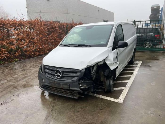 Mercedes Vito V833