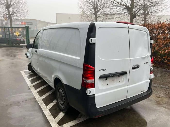Mercedes Vito V833