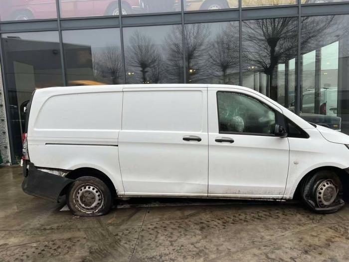 Mercedes Vito V833