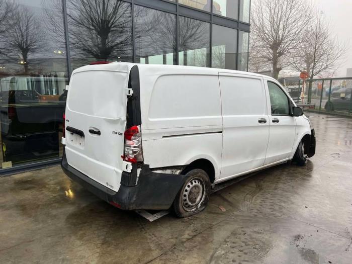 Mercedes Vito V833