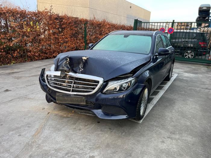 Mercedes C-Klasse V836