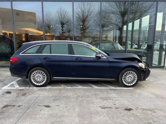 Mercedes C-Klasse V836