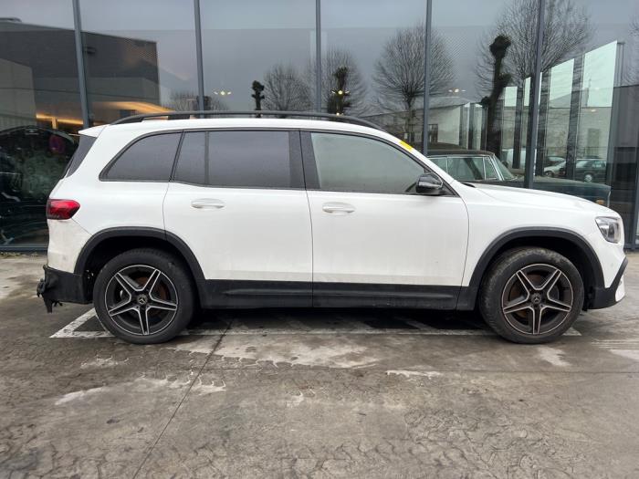 Mercedes GLB-Klasse V871