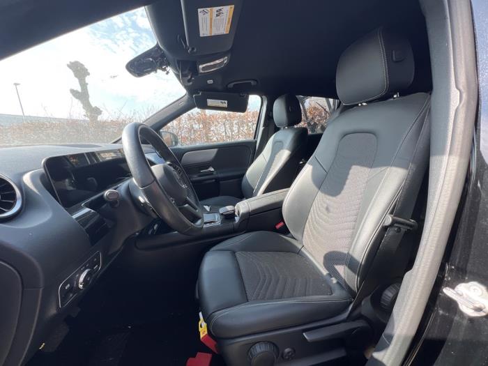 Mercedes GLA-Klasse V872