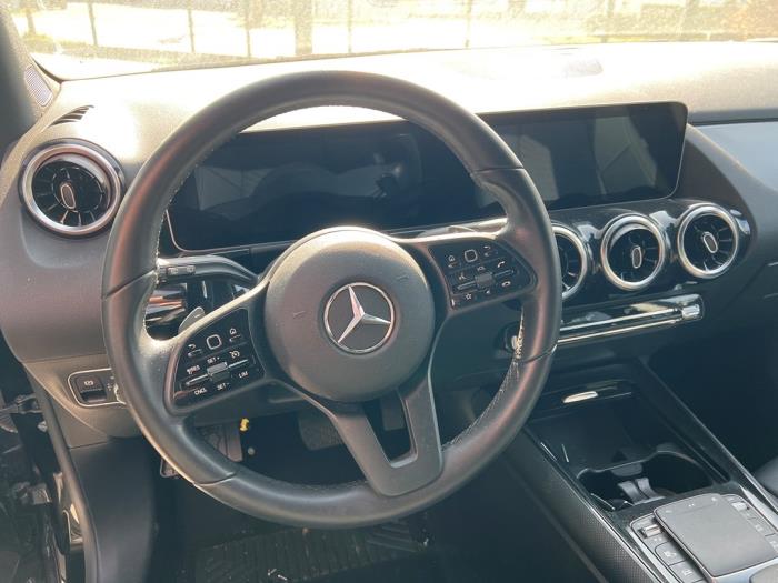 Mercedes GLA-Klasse V872