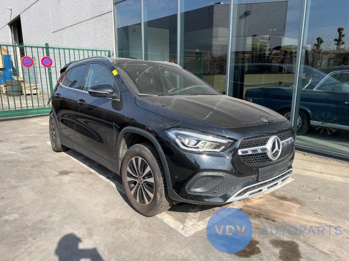 Mercedes GLA (H247) 1.3 200 Turbo 16V 4-Matic