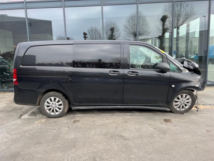 Mercedes Vito V875