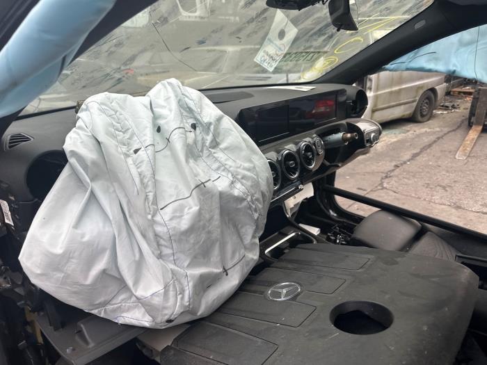 Mercedes A-Klasse V876