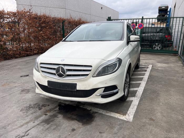 Mercedes B-Klasse V878