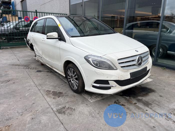 Mercedes B (W246) 2.0 B-200 NGD 16V
