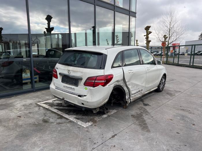 Mercedes B-Klasse V878