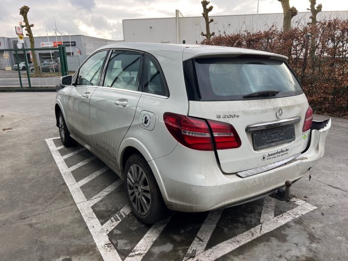 Mercedes B-Klasse V878