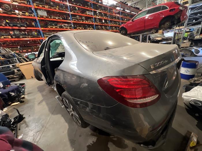 Mercedes E-Klasse V880